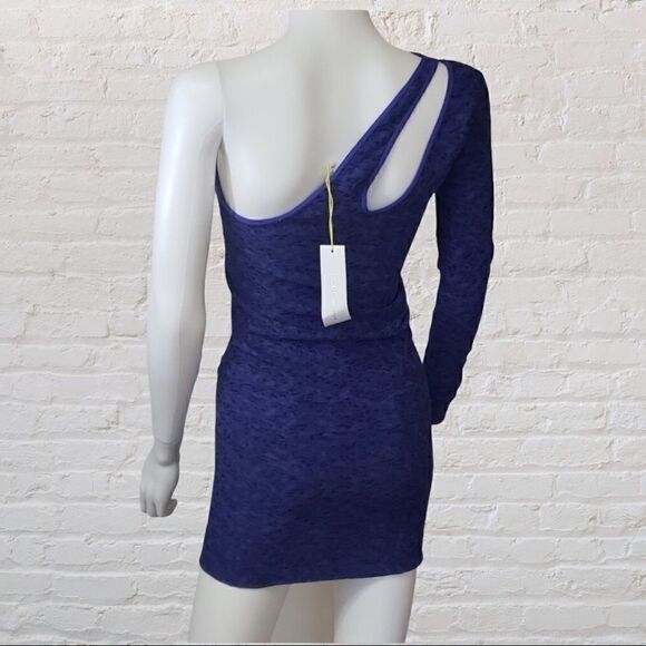 BCBGeneration Key Hole Cold Shoulder Bodycon Dress - Picture 3 of 6